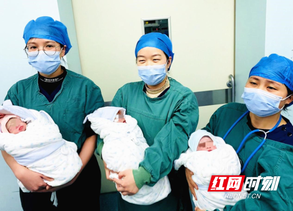 陕西借卵生子孩子随谁_母女平安！高龄试管三胞胎孕妈在永州市中心医院顺利
